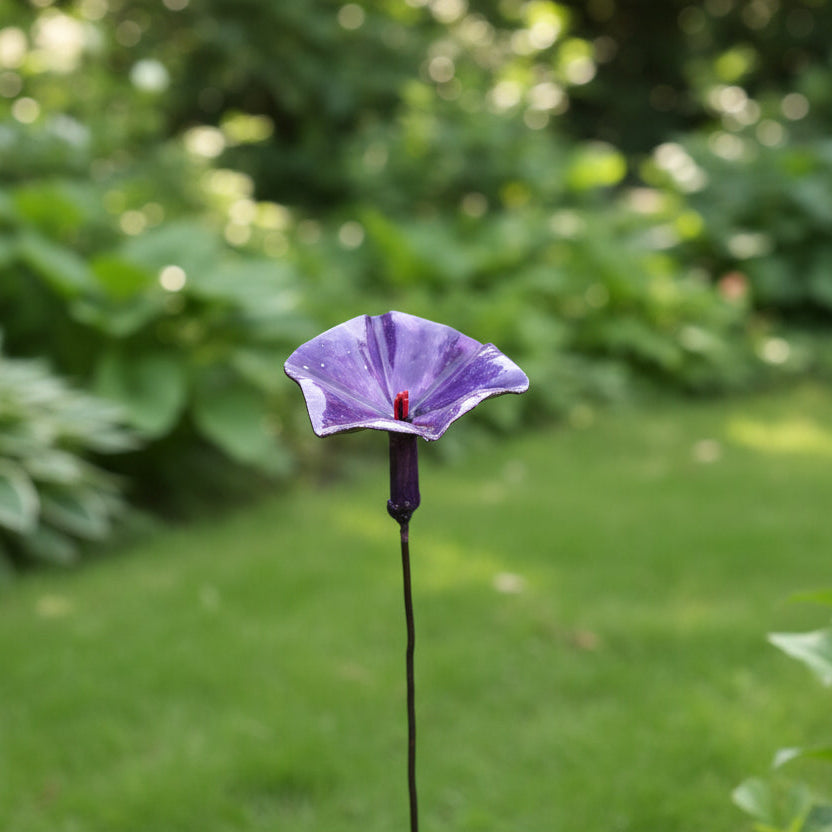 Small Metal Petunia Flower Garden Stake