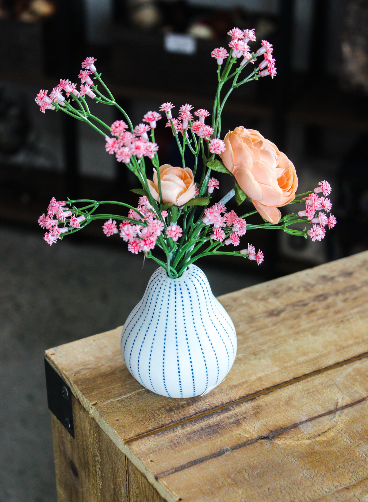 Gugu Sag Bud Vase